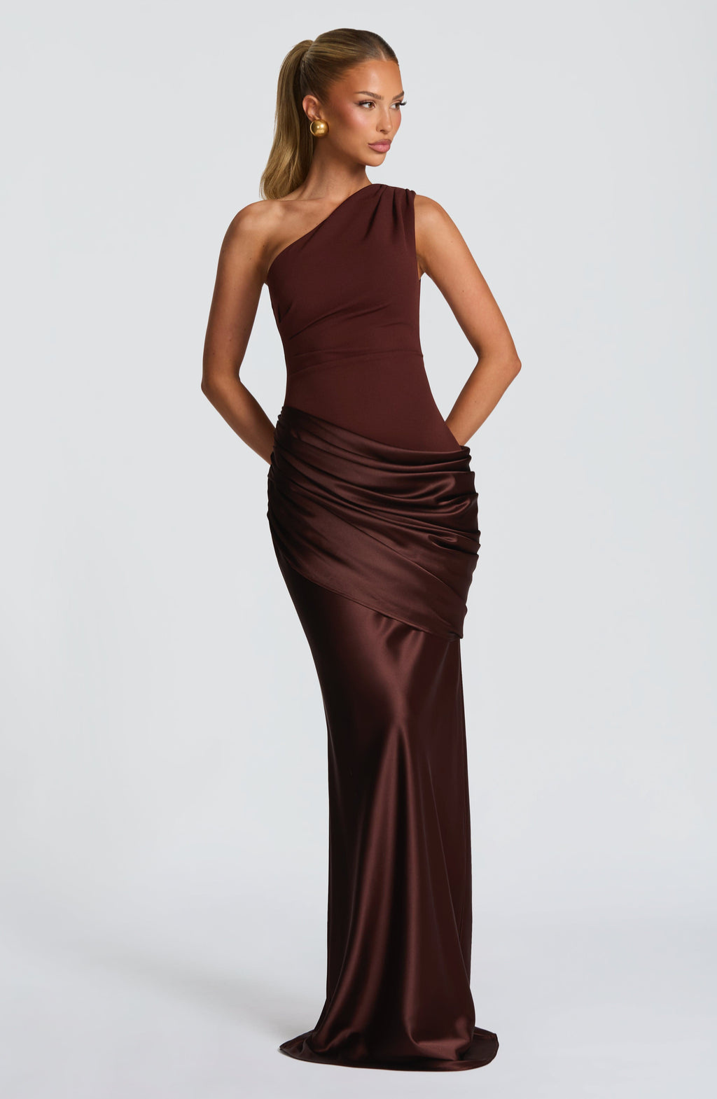 Serafina • Vestido Maxi de Un Solo Hombro Esculpido