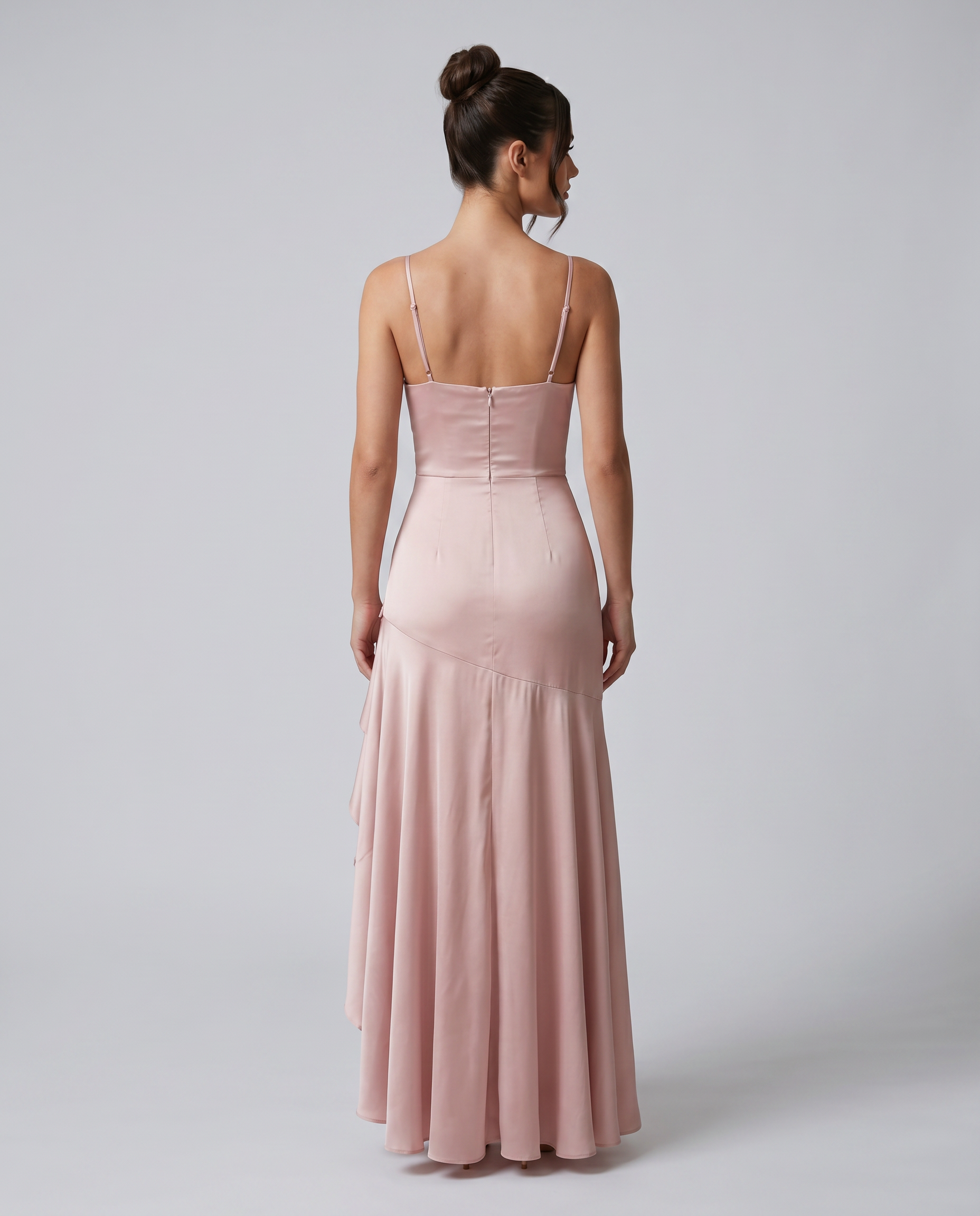 Chiara • Vestido Maxi con Cuello Halter y Dobladillo con Volantes