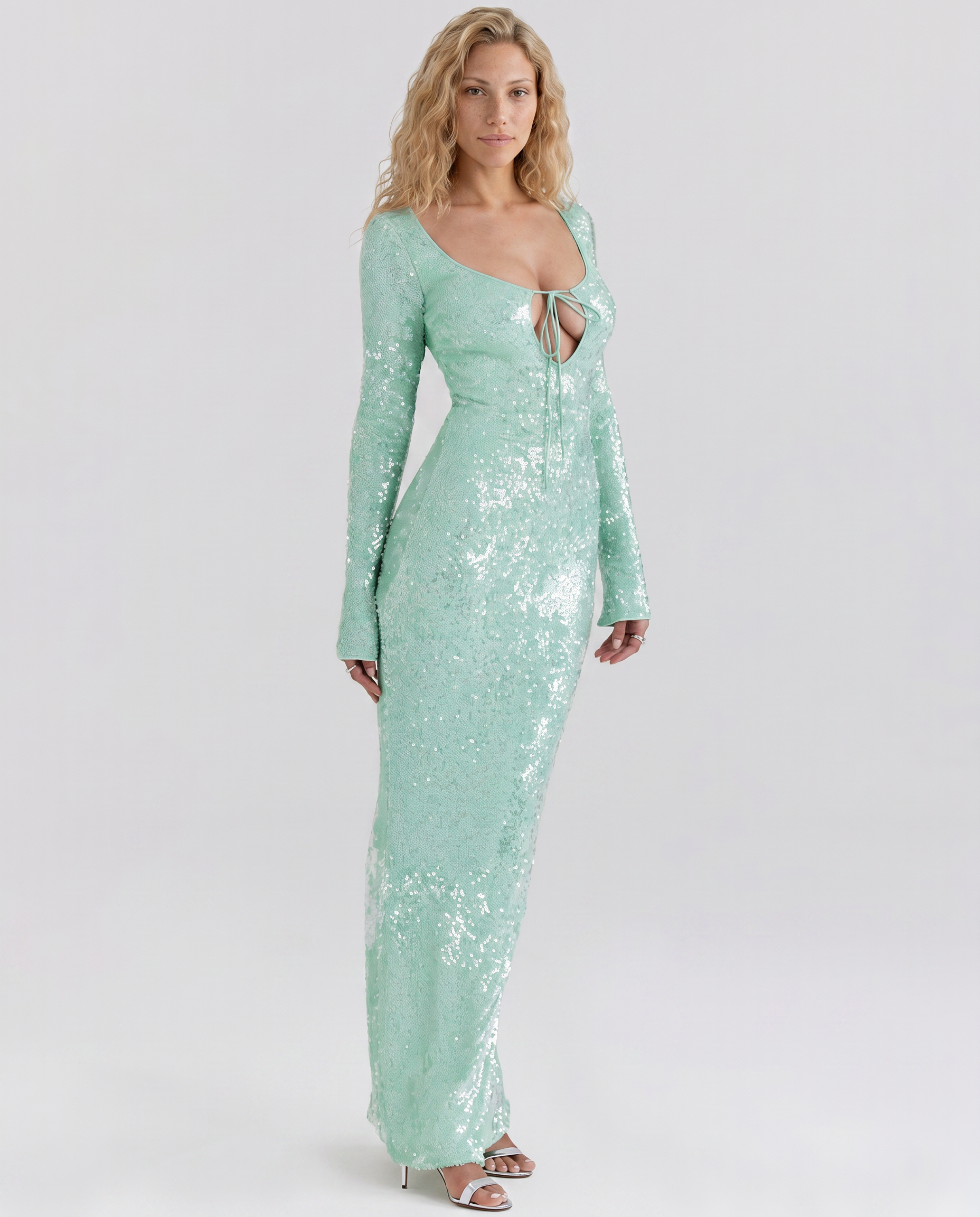 Tiff • Vestido Maxi con Acabado de Lentejuelas y Corte Frontal