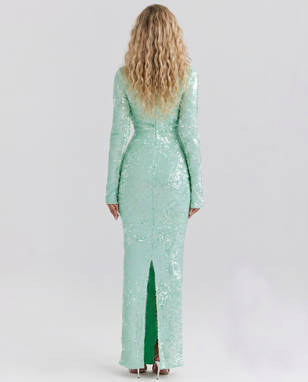 Tiff • Vestido Maxi con Acabado de Lentejuelas y Corte Frontal