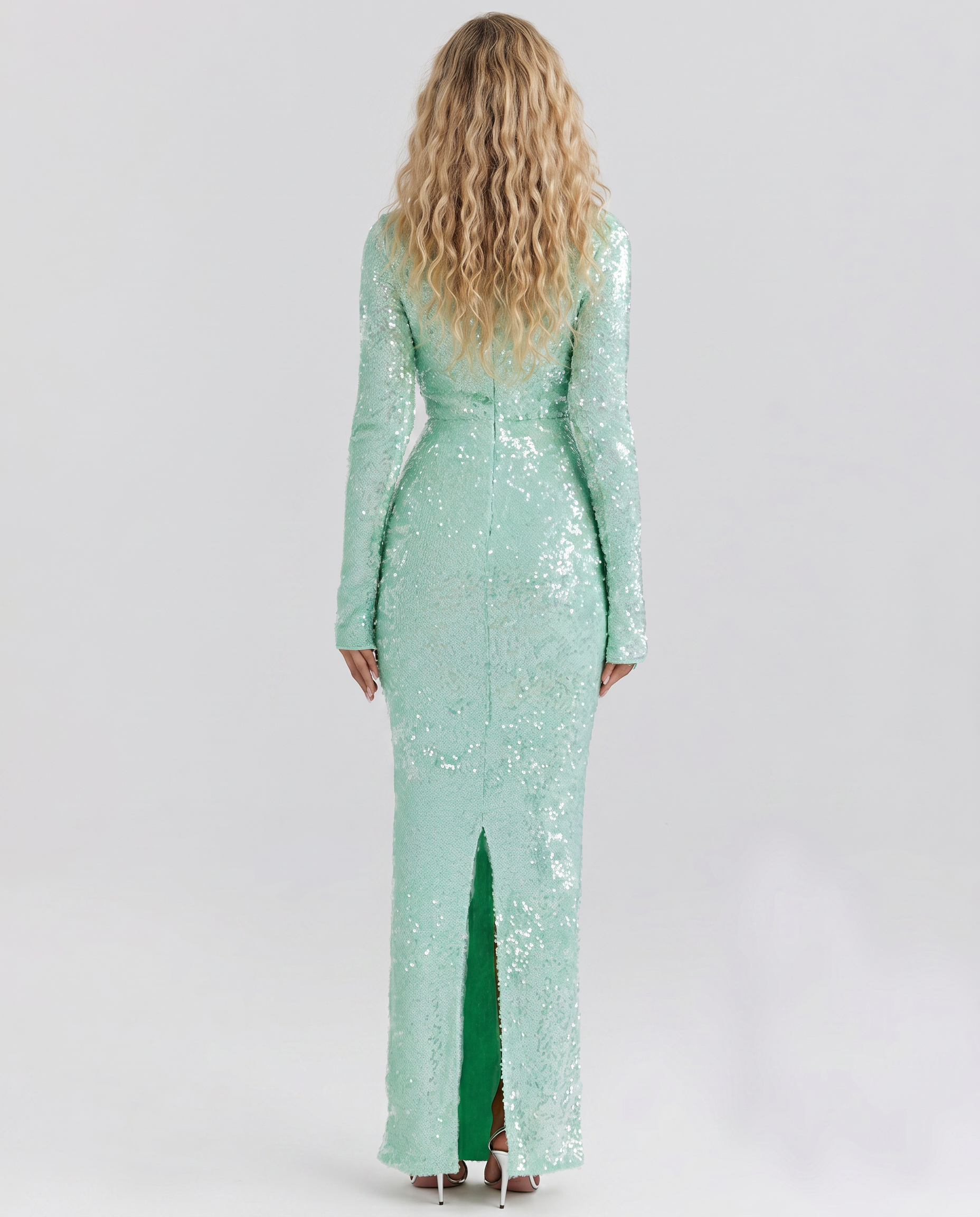 Tiff • Vestido Maxi con Acabado de Lentejuelas y Corte Frontal