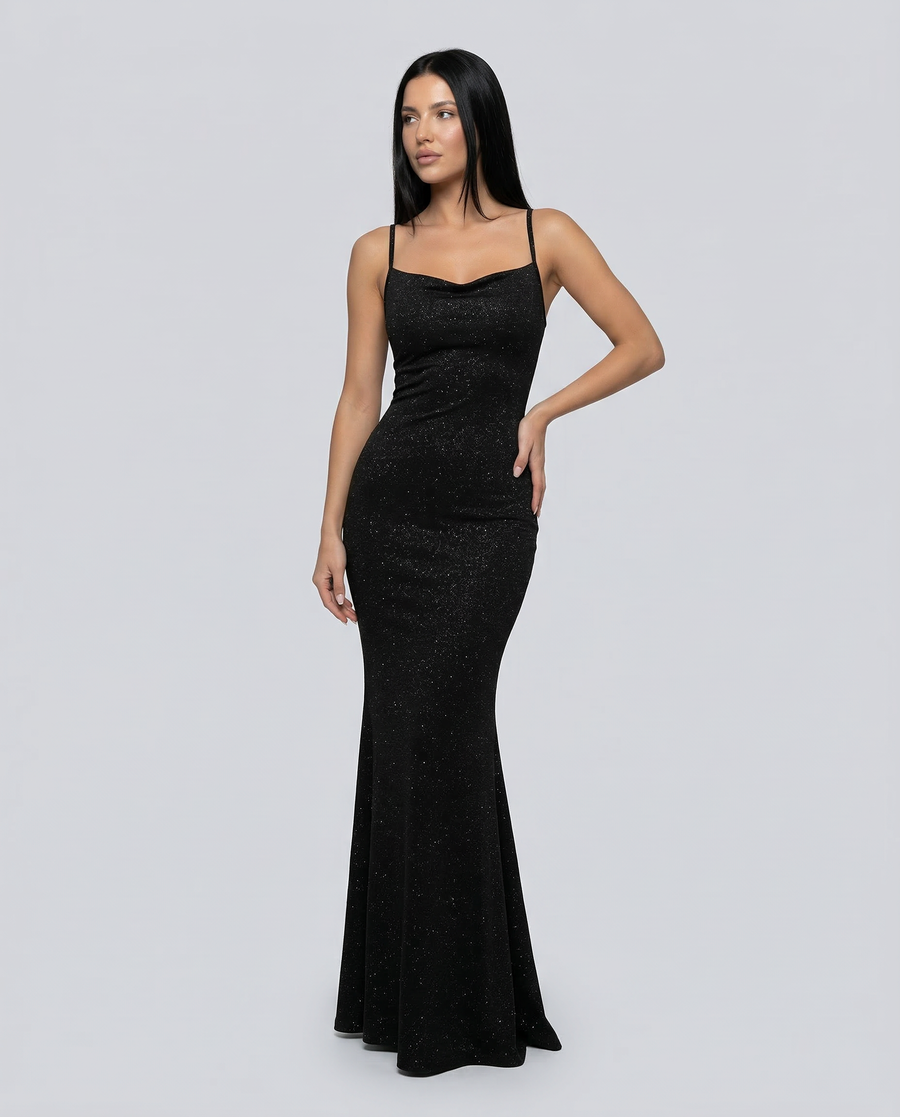 Aria • Vestido Maxi con Detalle de Espalda Cruzada