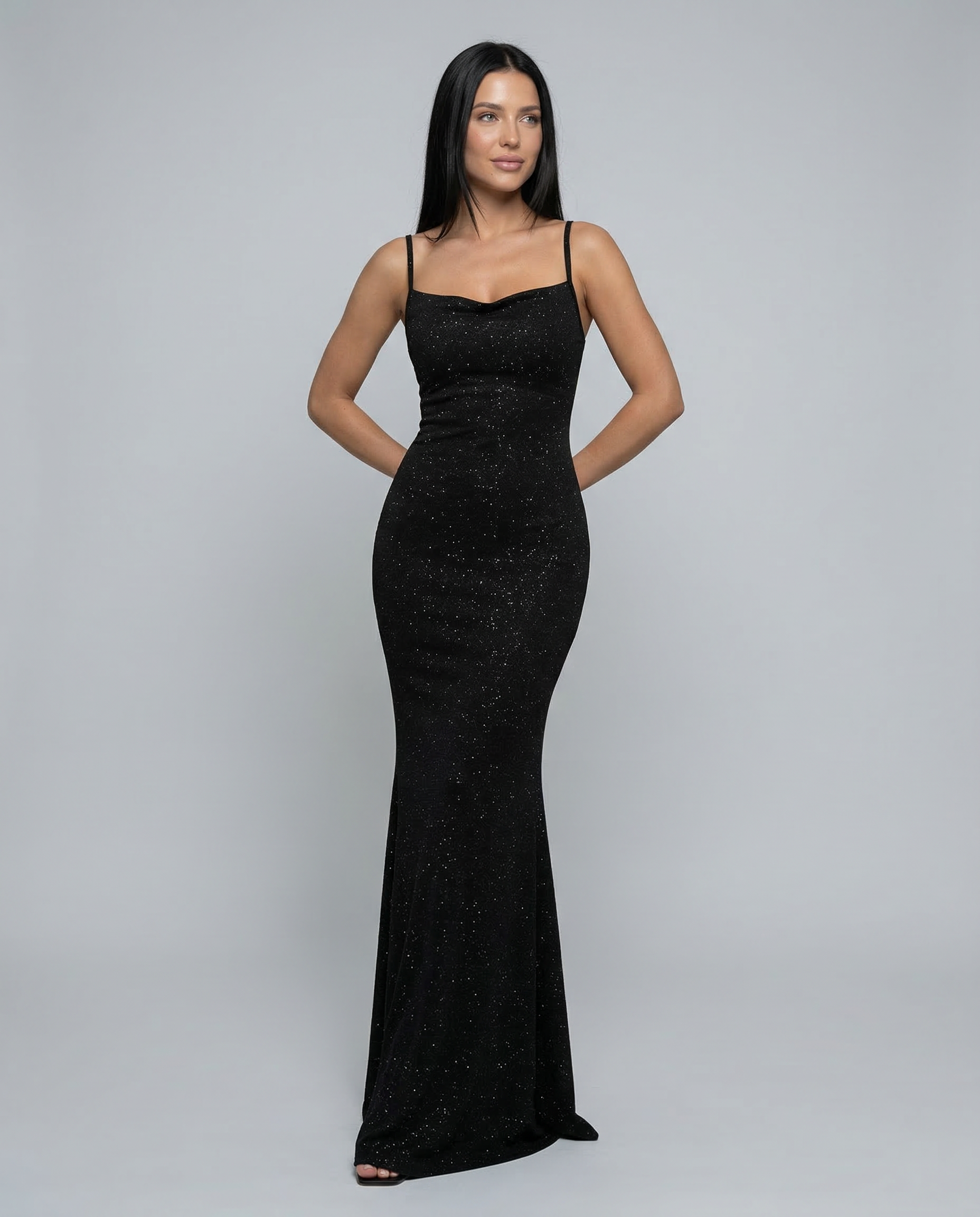 Aria • Vestido Maxi con Detalle de Espalda Cruzada