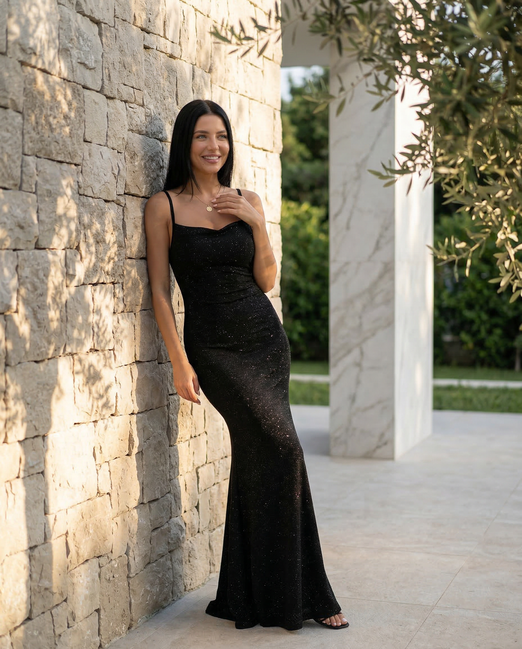 Aria • Vestido Maxi con Detalle de Espalda Cruzada