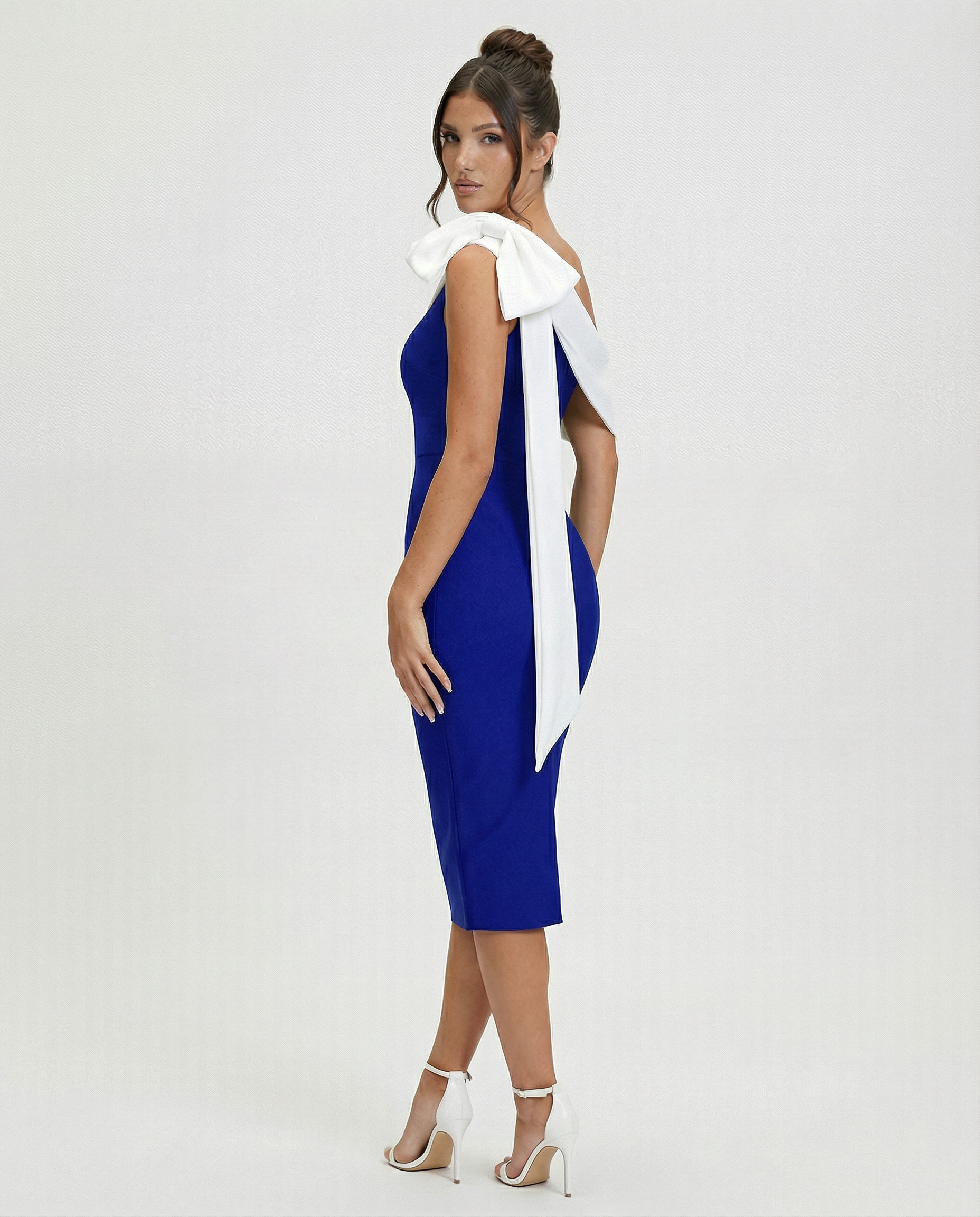 Elza • Midi Bandage de Un Hombro con Lazo
