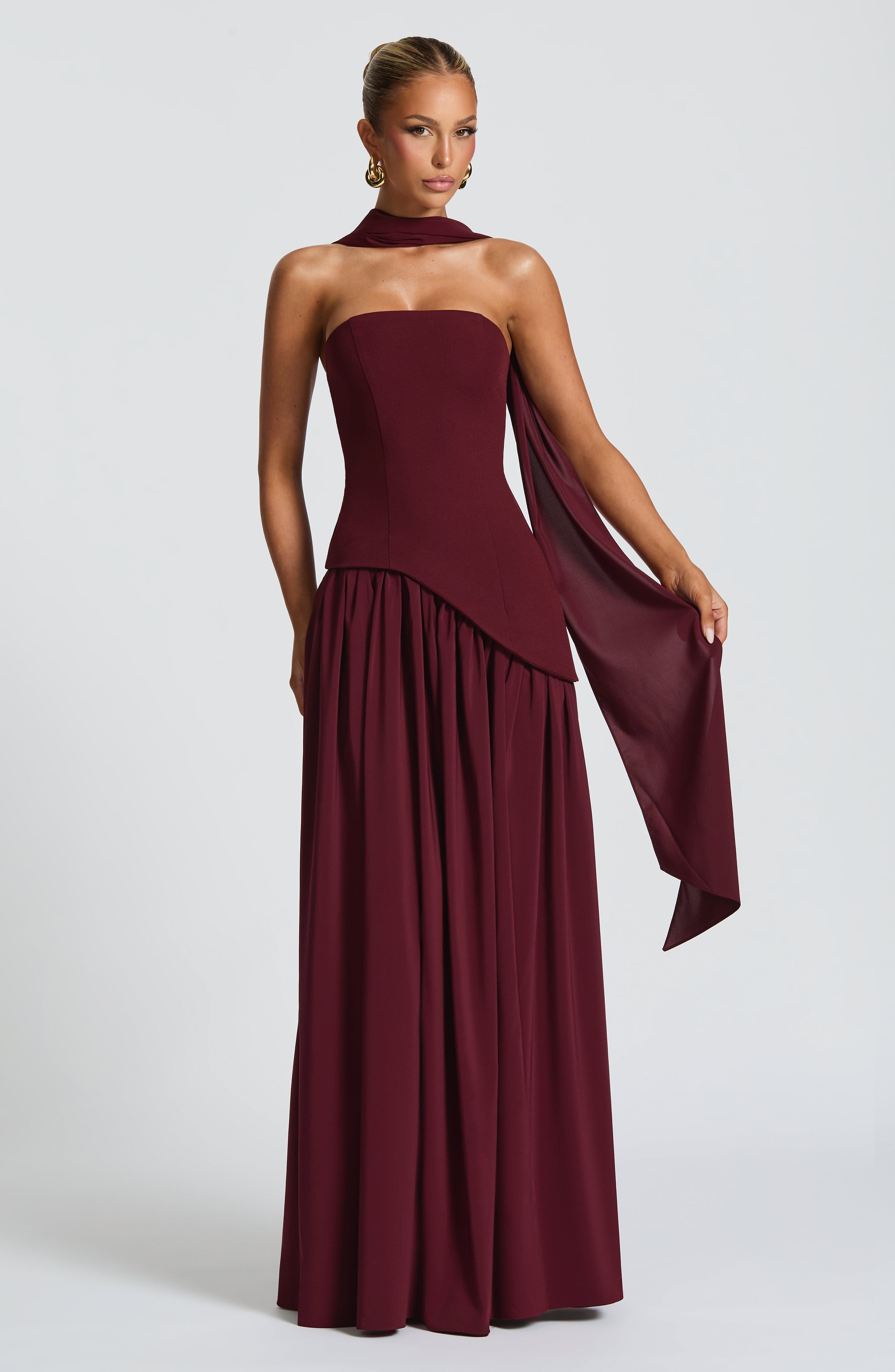 Alessia • Vestido Maxi Escote Strapless con Abertura