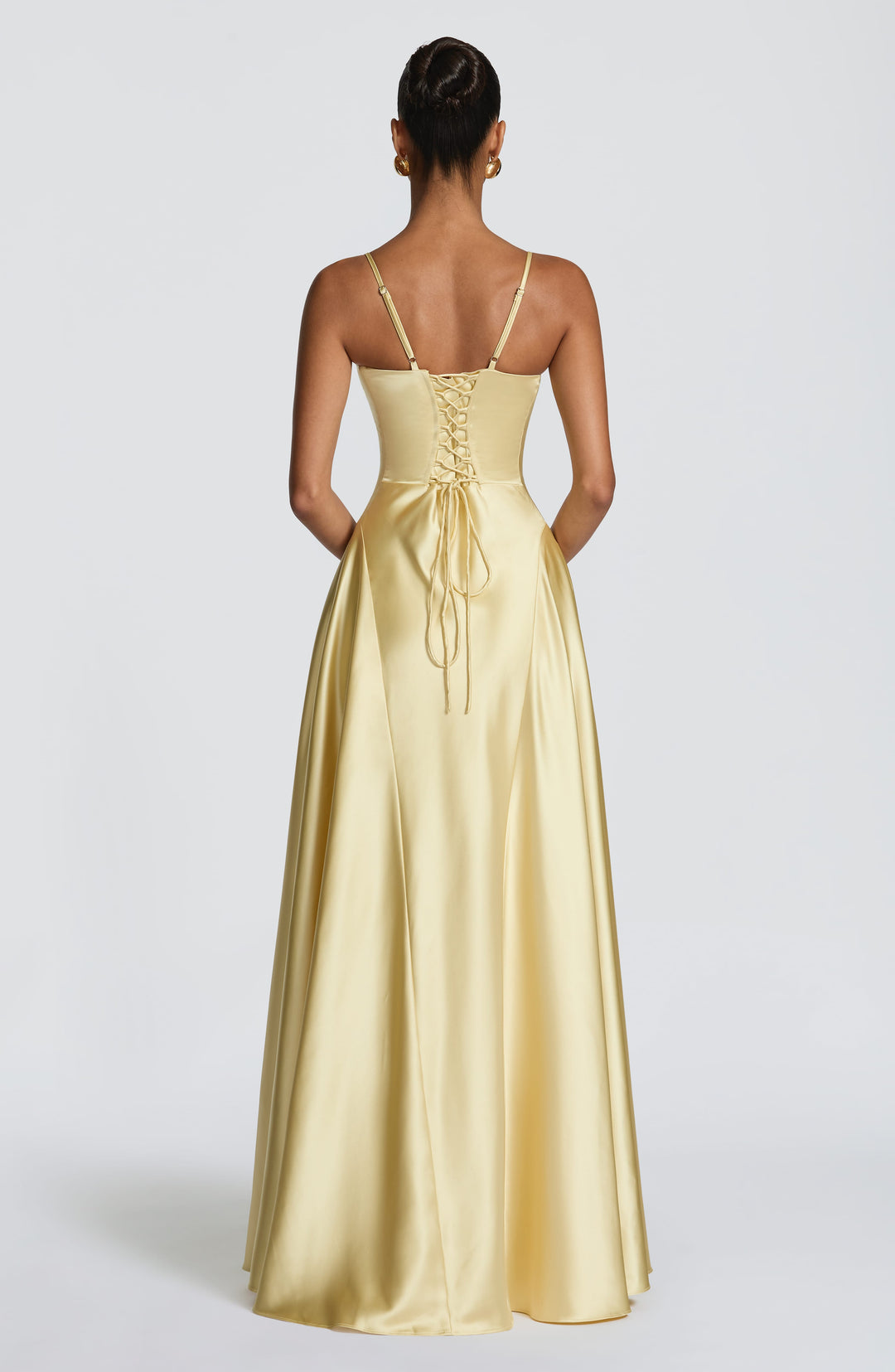 Coraina • Elegante Vestido Maxi de Satén