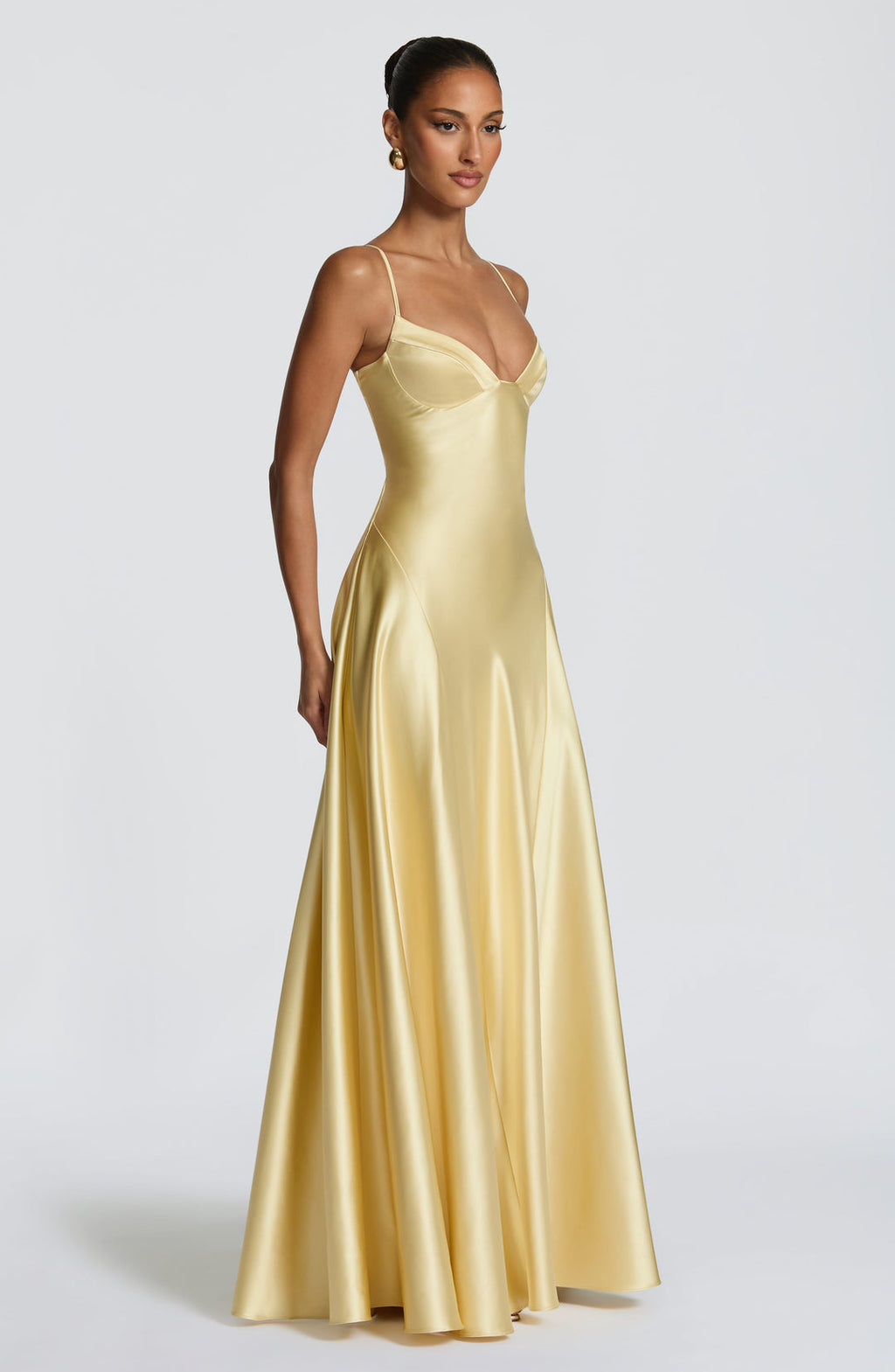 Coraina • Elegante Vestido Maxi de Satén