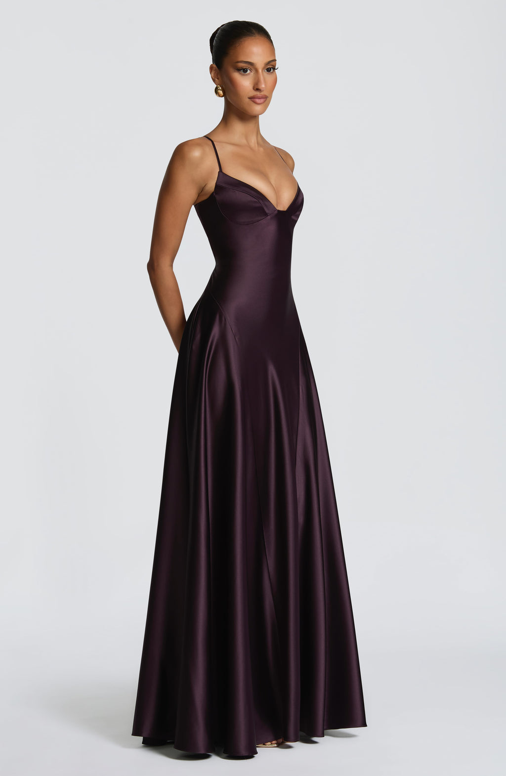 Coraina • Elegante Vestido Maxi de Satén
