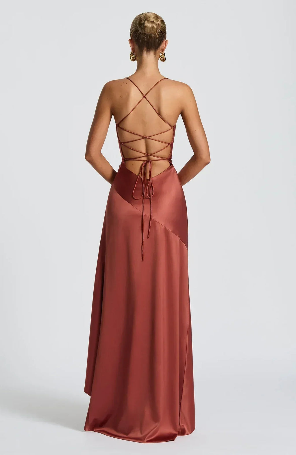 Naomi • Vestido Maxi de Satén con Espalda Atada